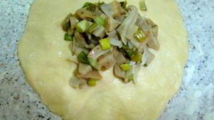 Рецепт пирожков с солеными грибами