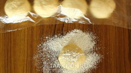 Рецепт пирожков с сушеными яблоками