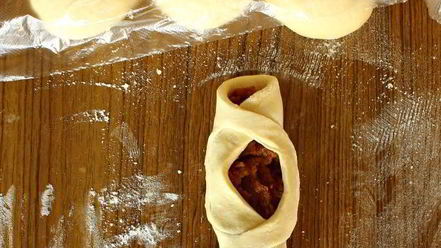 Рецепт пирожков с сушеными яблоками