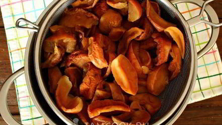 Рецепт пирожков с сушеными яблоками