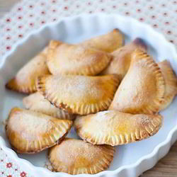 Рецепт Пирожков Эмпанадас с вареной сгущенкой