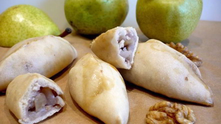 Рецепт постных пирожков на кокосовом тесте с грушево-ореховой начинкой