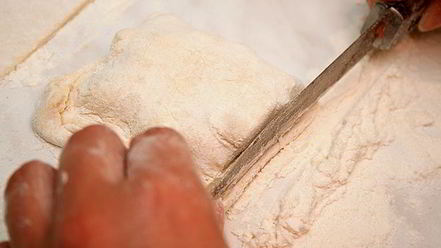 Рецепт слоеных пирожков с курицей и сыром