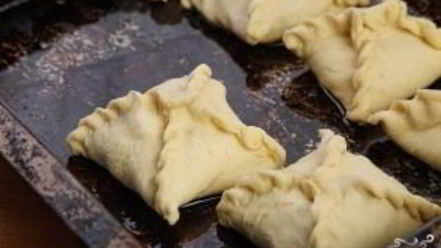 Рецепт слоеных пирожков с овощной начинкой