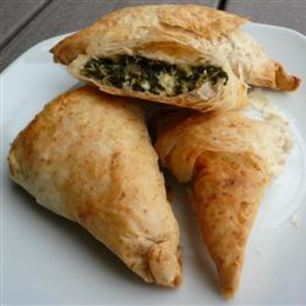Рецепт Слоеных пирожков с тунцом, рисом и шпинатом