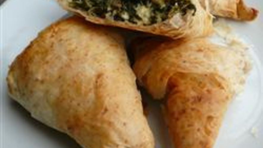 Рецепт слоеных пирожков с тунцом, рисом и шпинатом