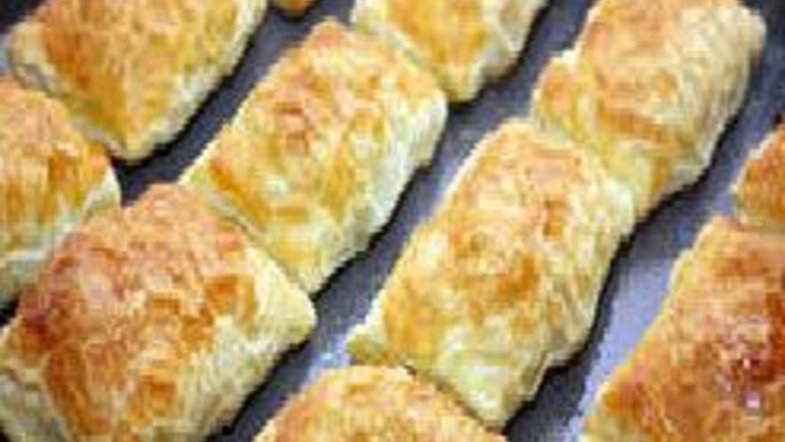 Рецепт слоеных пирожков с творогом и ветчиной