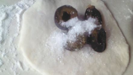 Рецепт жаренных пирожков со сливами