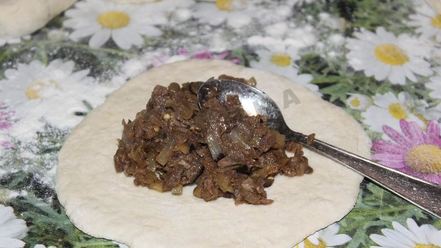 Рецепт жареных пирожков с баклажанами мясом и грибами