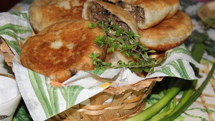 Рецепт жареных пирожков с баклажанами мясом и грибами