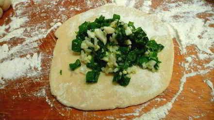 Рецепт жареных пирожков с рисом, яйцом и зеленым луком