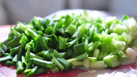 Рецепт жареных пирожков с зеленым луком и яйцом на воде