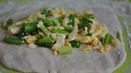 Рецепт жареных пирожков с зеленым луком и яйцом на воде