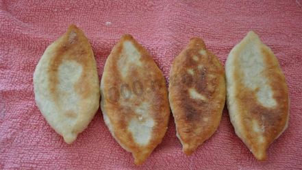 Рецепт жареных пирожков с зеленым луком и яйцом на воде