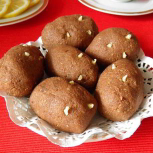 Рецепт Домашнего пирожного Картошка из сухарей со сгущенкой