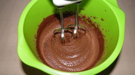 Рецепт домашнего пирожного картошка из сухарей со сгущенкой