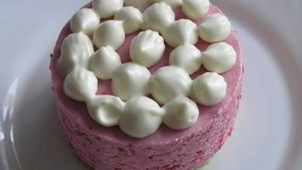 Рецепт фисташкового пирожного с брусничным семифредо