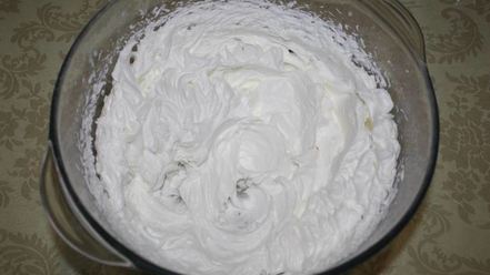 Рецепт клубнично-сливочного пирожного