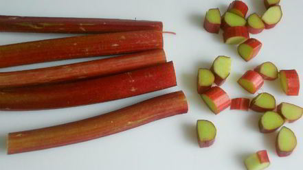 Рецепт пирожных с ревенем и кокосом