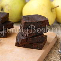 Постный яблочный брауни в микроволновке