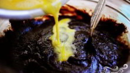 Рецепт шоколадных пирожных в глазури