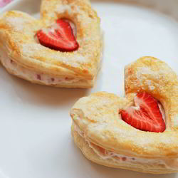 Рецепт Слоеного пирожного с клубникой и маскарпоне