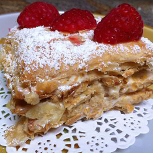 Рецепт Слоеных пирожных со сгущенкой