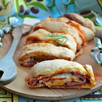 Итальянская пицца-рулет Стромболи