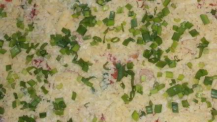 Рецепт лжепиццы из двух сыров и зеленого лука