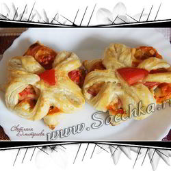 Рецепт Мини-пицц из слоеного теста