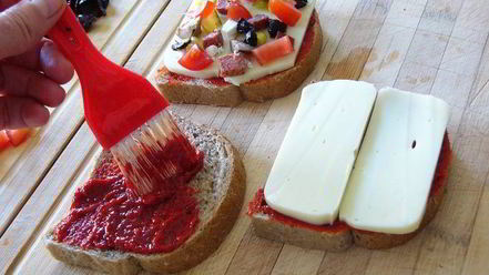 Рецепт пиццы из черствого хлеба