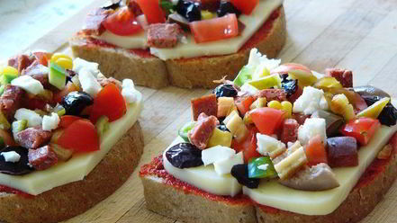 Рецепт пиццы из черствого хлеба