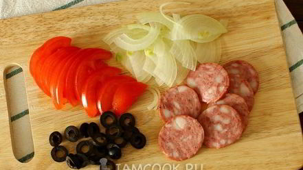 Рецепт пиццы из слоеного теста в мультиварке