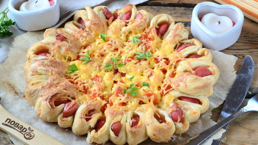 Рецепт пиццы из сосисок в тесте