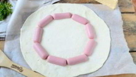 Рецепт пиццы из сосисок в тесте