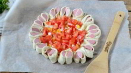 Рецепт пиццы из сосисок в тесте