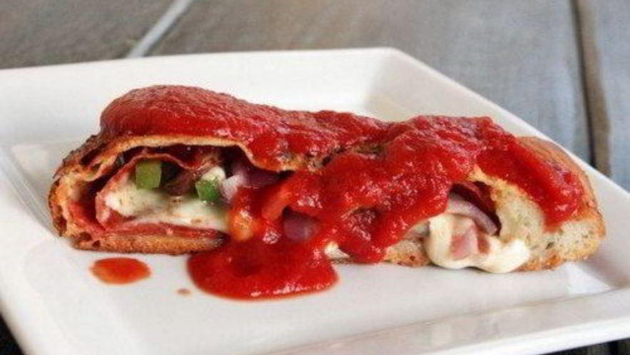 Рецепт пиццы кальцоне с домашним соусом