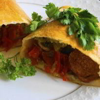 Рецепт Пиццы кальцоне с грибами, овощами и сыром Джюгас