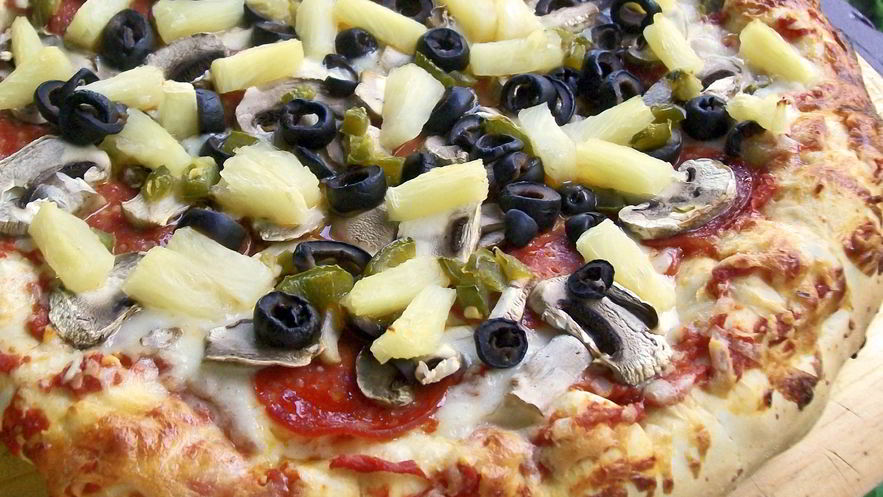 Рецепт пиццы с ананасами и грибами