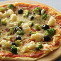 Пицца с брокколи и цветной капустой