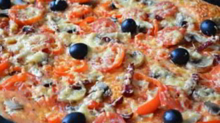 Рецепт пиццы с грибамии и колбасой