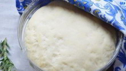 Рецепт пиццы с грибамии и колбасой