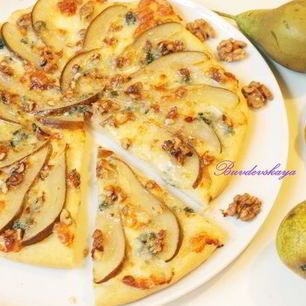 Рецепт Пиццы с грушей и горгонзолой