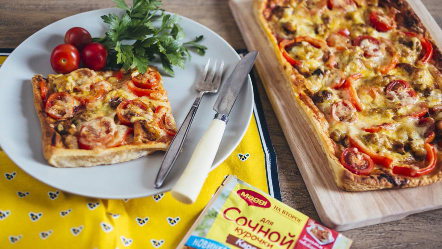 Рецепт пиццы с курицей карри на слоеном тесте