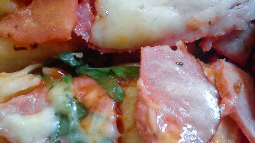 Рецепт пиццы с маслинами и маасдамом