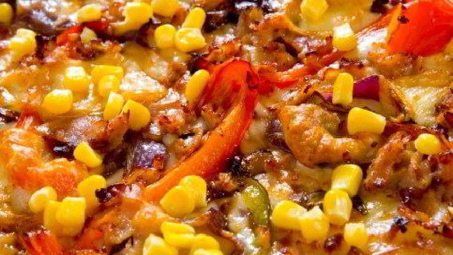 Рецепт пиццы с цукини, курицей и кукурузой