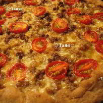 Пицца в глубокой посуде многослойная