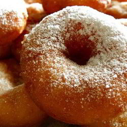 Рецепт Домашних пончиков на сгущенке