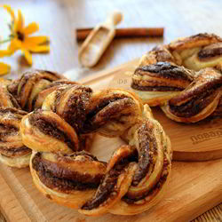 Рецепт Крученых пончиков с нутеллой