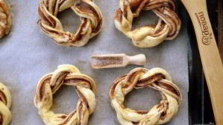 Рецепт крученых пончиков с нутеллой